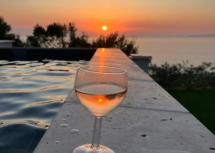 Vila Large Family Villa, Exceptional Sea View