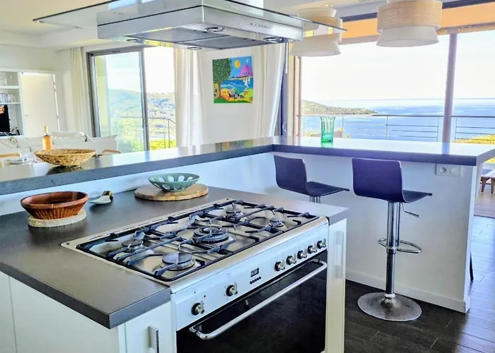 Large Family Villa, Exceptional Sea View