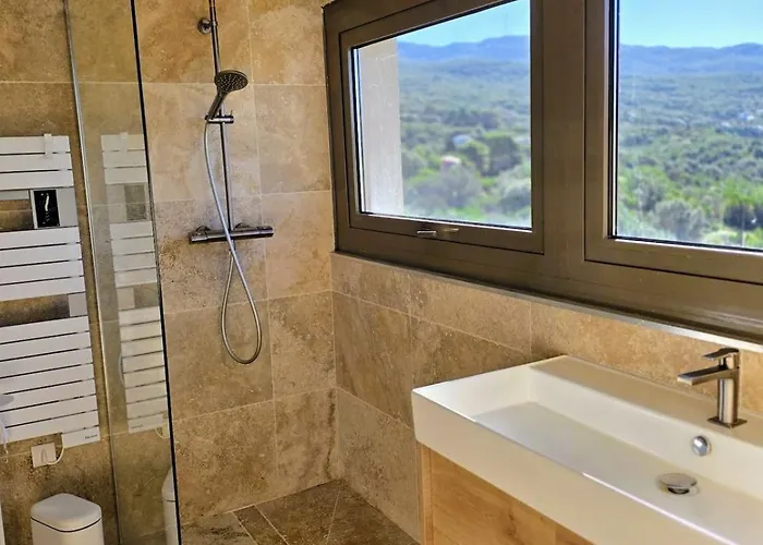 Villa Large Family Villa, Exceptional Sea View