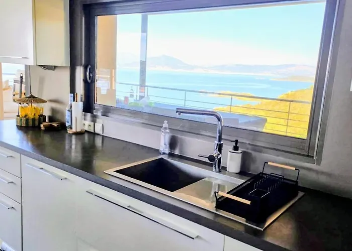 Villa Large Family Villa, Exceptional Sea View