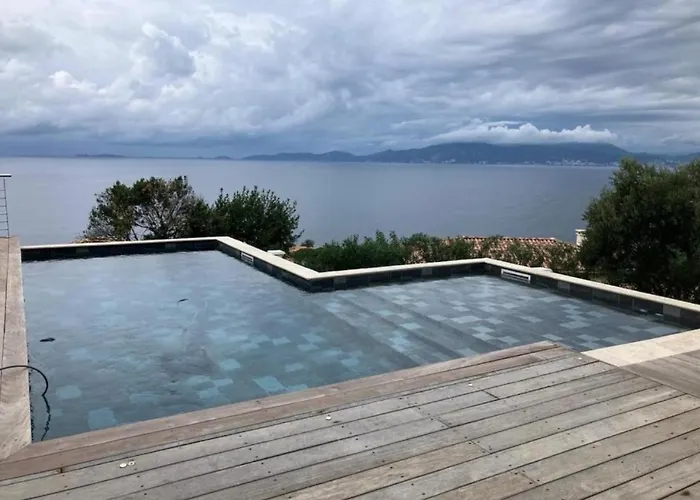 Large Family Villa, Exceptional Sea View Villa *